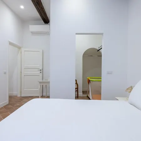 Mommy's - Pantheon House