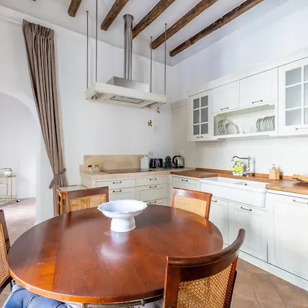 Pantheon House By Varental Ρώμη
