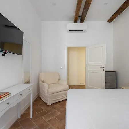 Mommy's - Pantheon House Апартаменты